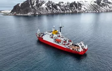 Ukrainian icebreaker Noosfera