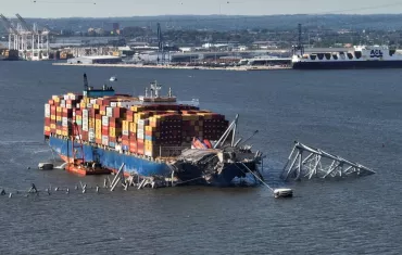 chief engineer containership Dali