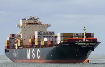 container ship Shanghai Voyager